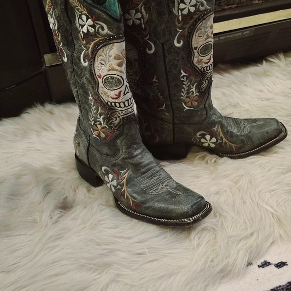 Corral Embroidered Skull Western Boots - Picture 10 of 10